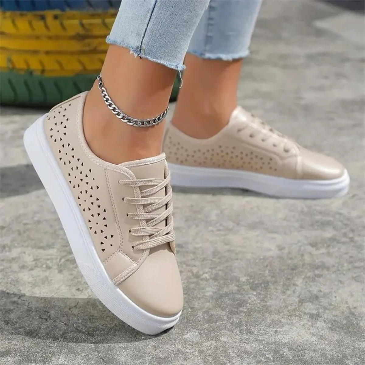 2024 nuove scarpe da donna moda estate casual scarpe bianche ritagli pizzo tela cava traspirante piattaforma scarpe basse donna