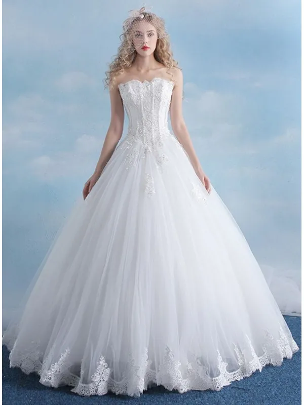 Abito da Sposa bustier con scollo a cuore e gonna vaporosa con Pizzo