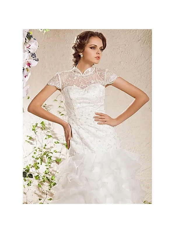 Abito da sposa con colletto coreano e gonna ampia a balze in organza