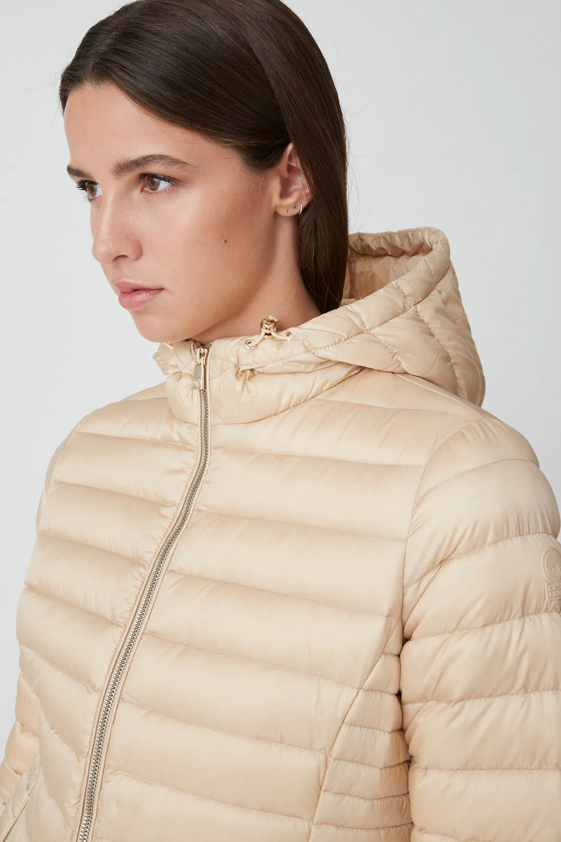 AGHATA – Beige hooded down jacket