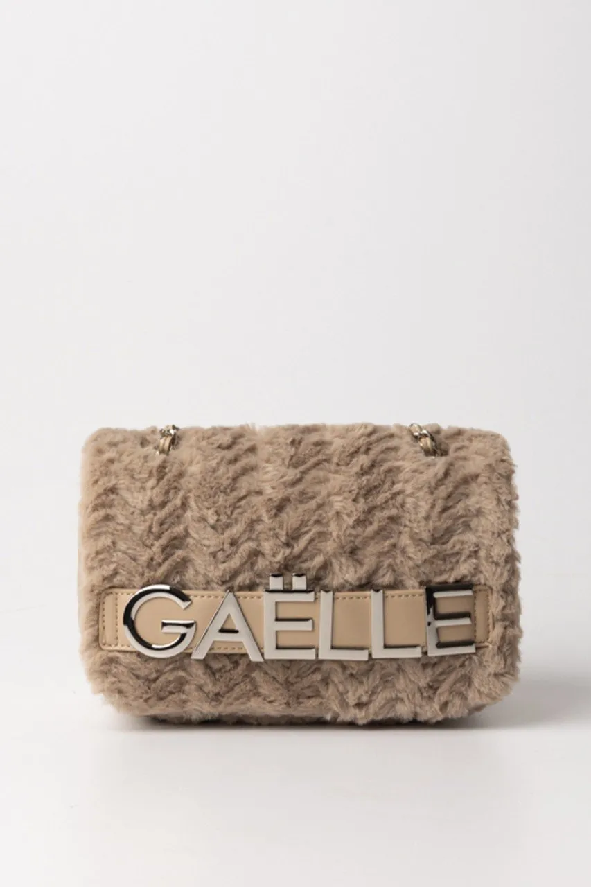 Borsa a tracolla in ecopelliccia con logo Beige