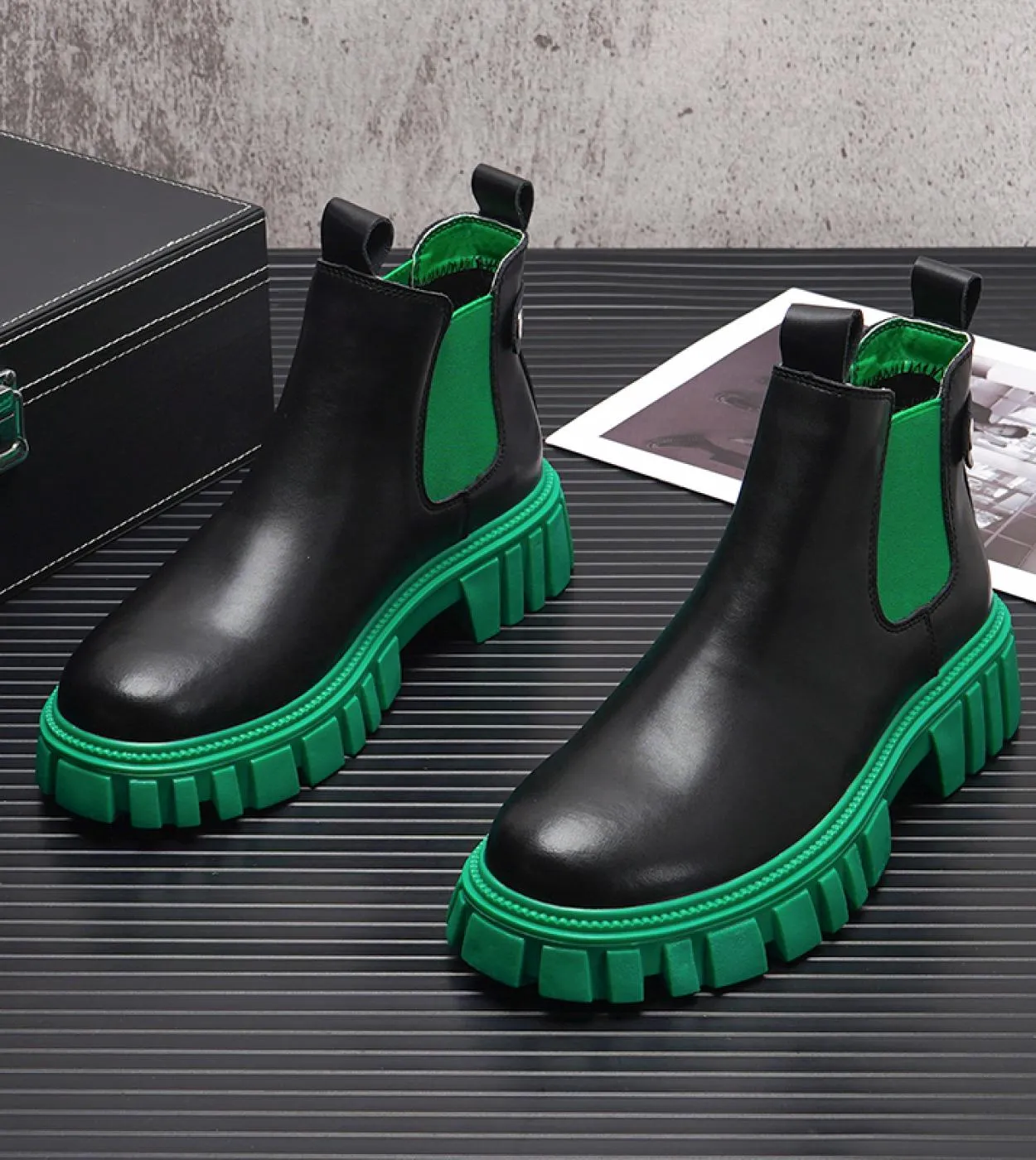 Buckle Men Chelsea Boots Green Mens Boot England Mens Catwork Show Shoes Stivali da uomo
