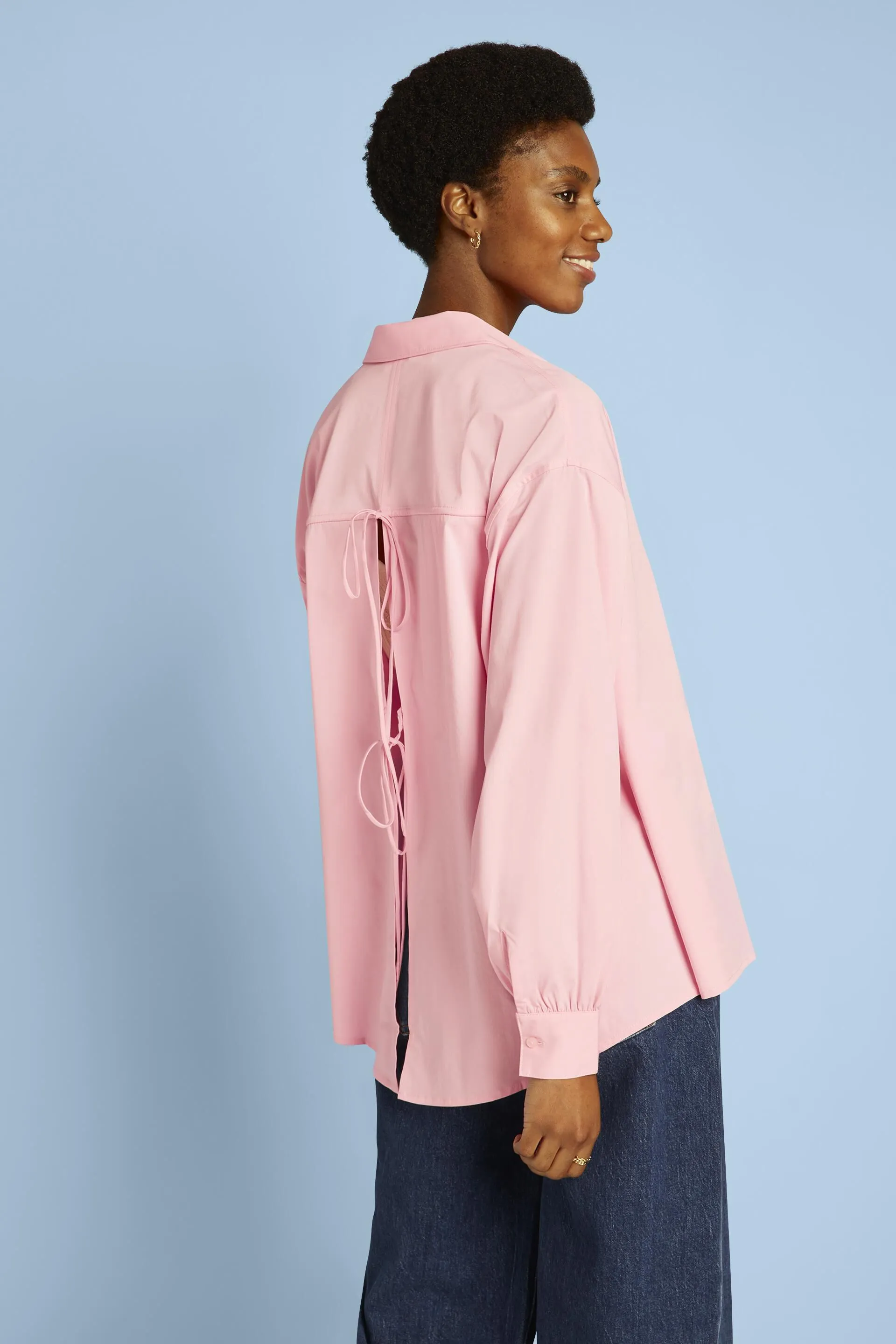 Camicia con allacciatura dietro