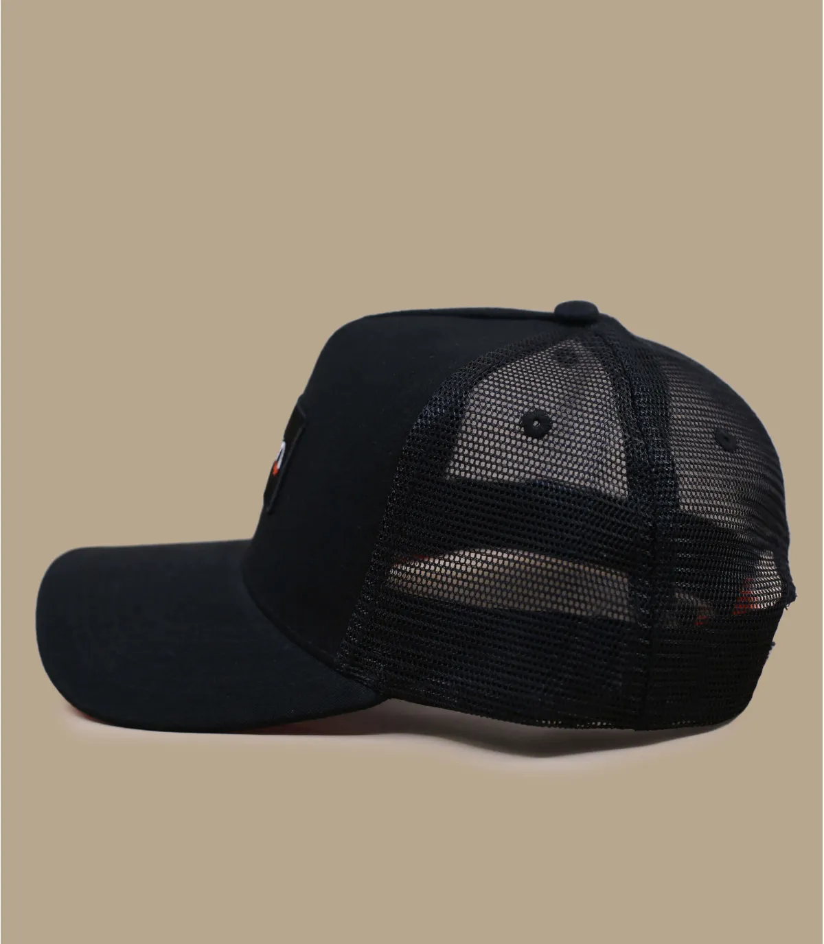 cappellino trucker nero ecoBadge Logo Trucker black     