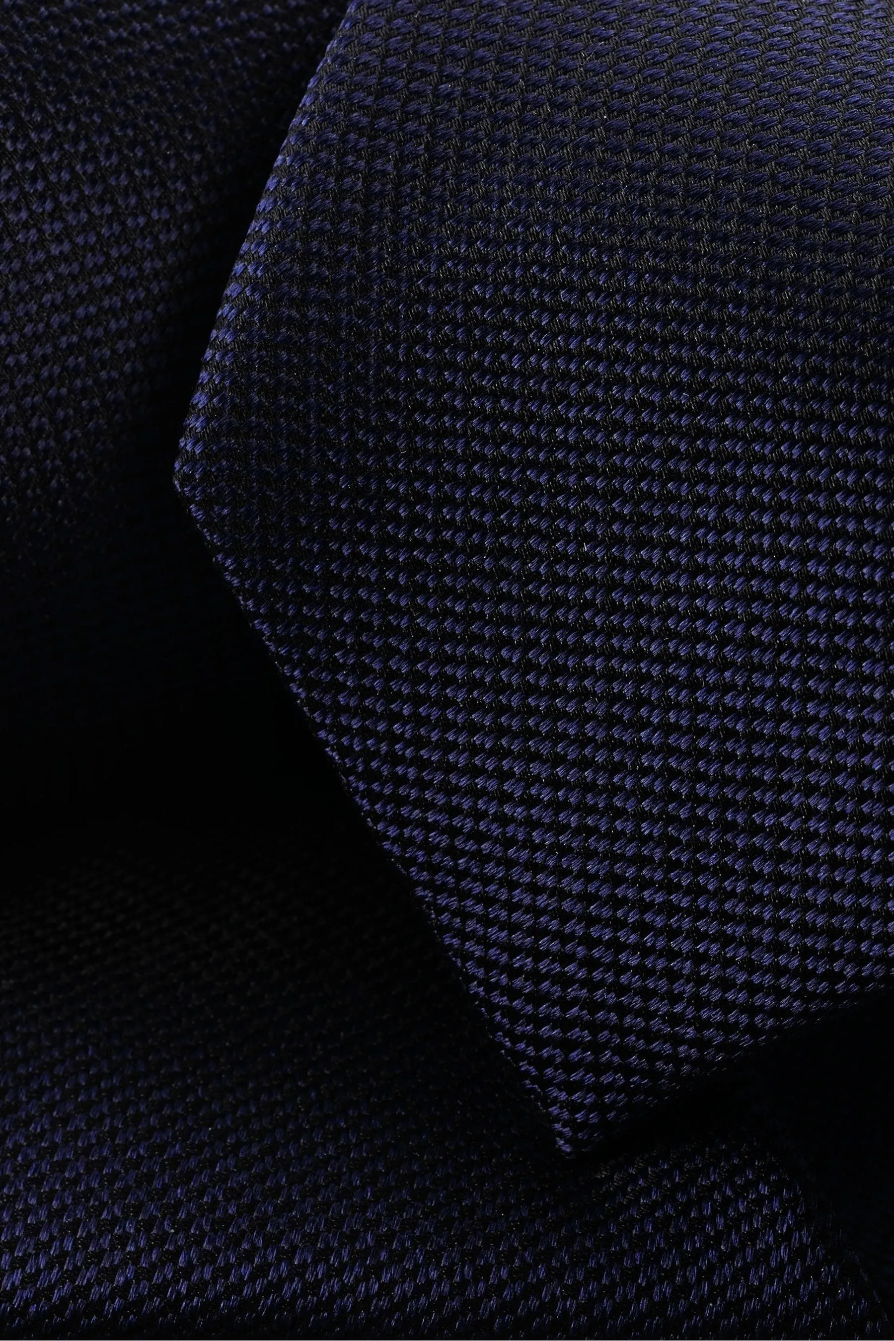 Charles Tyrwhitt - Cravatta slim in seta resistente alle macchie