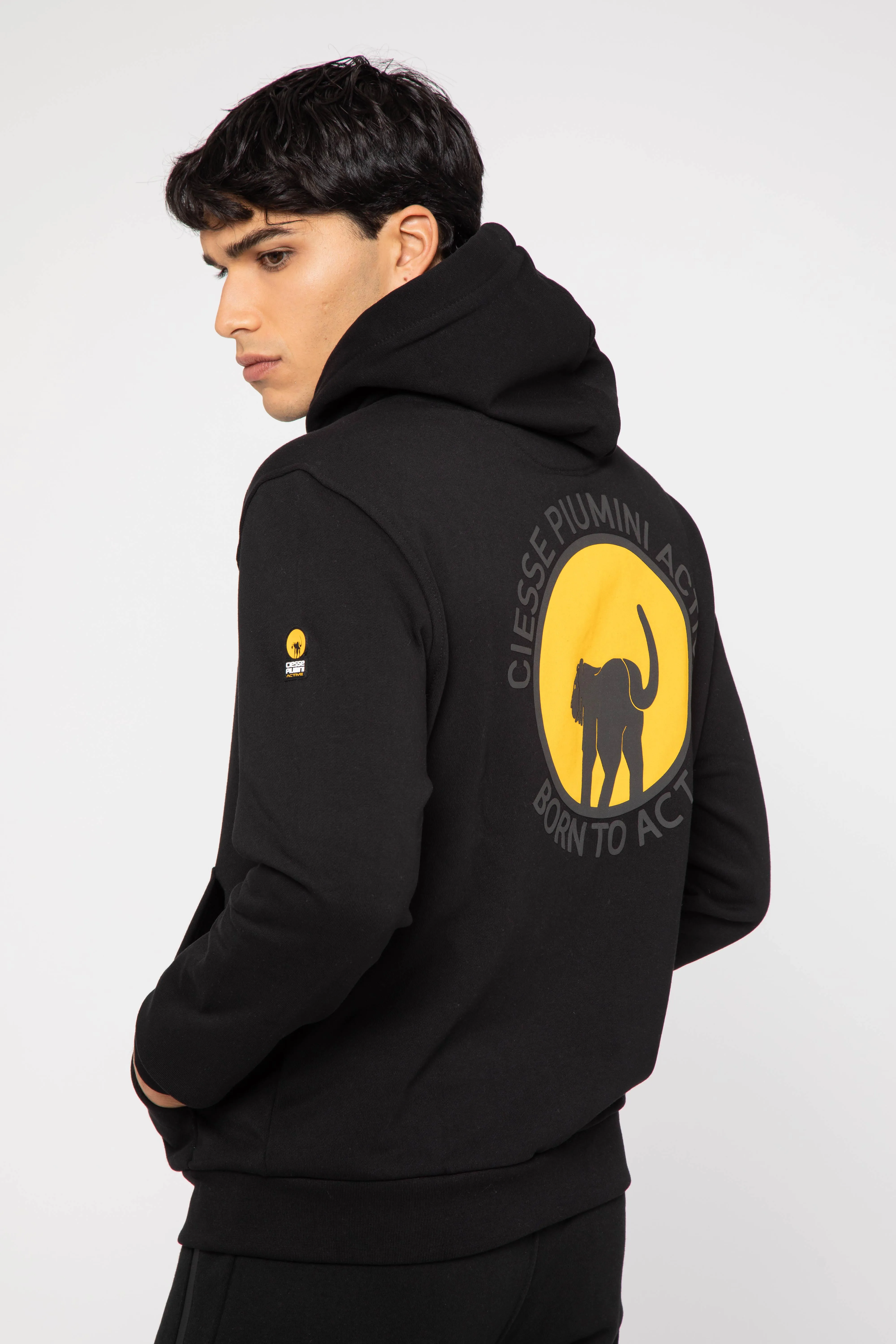Felpa nera con zip e maxi logo