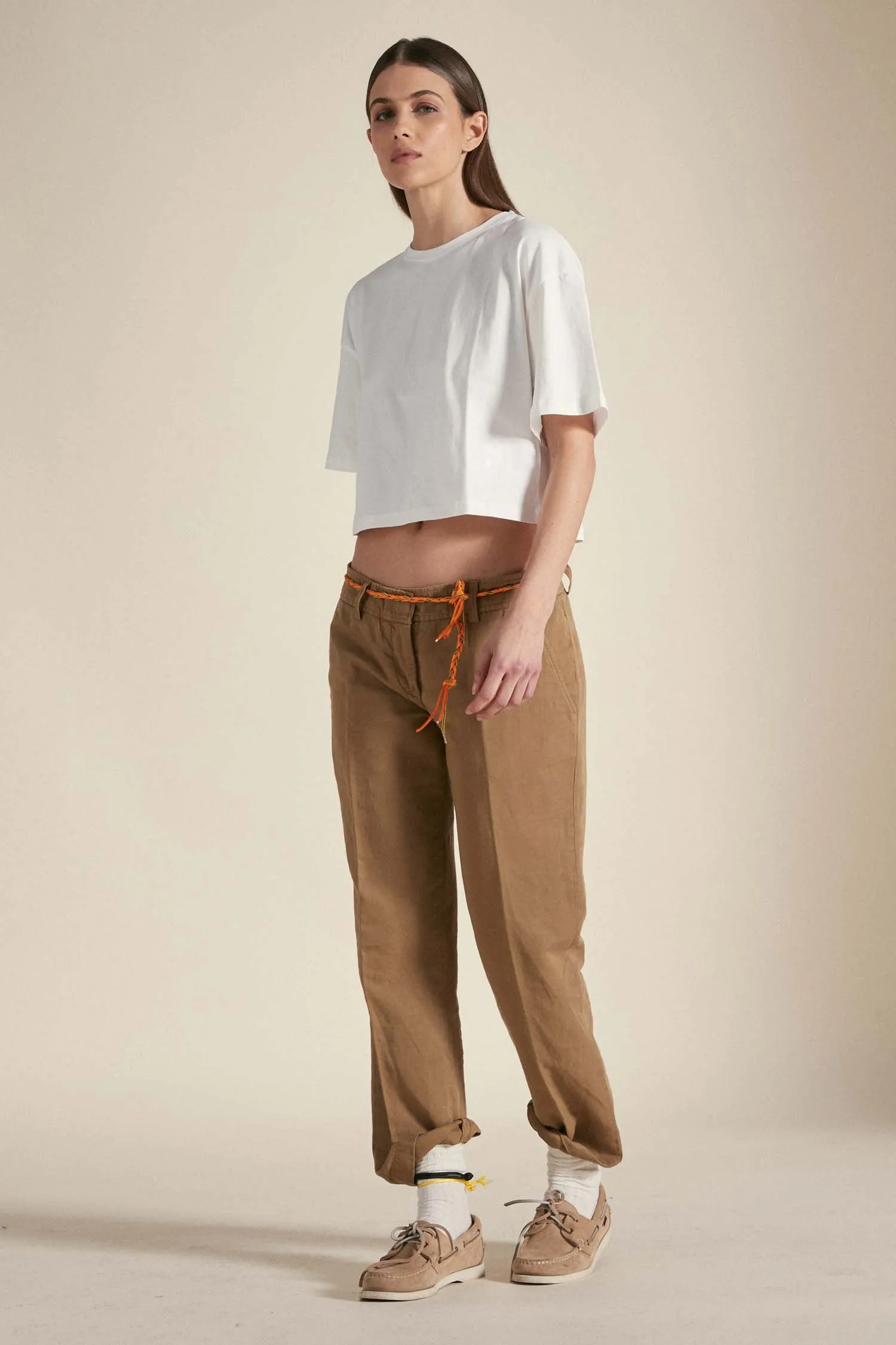 MIRAM –  Crop t-shirt bianca in cotone