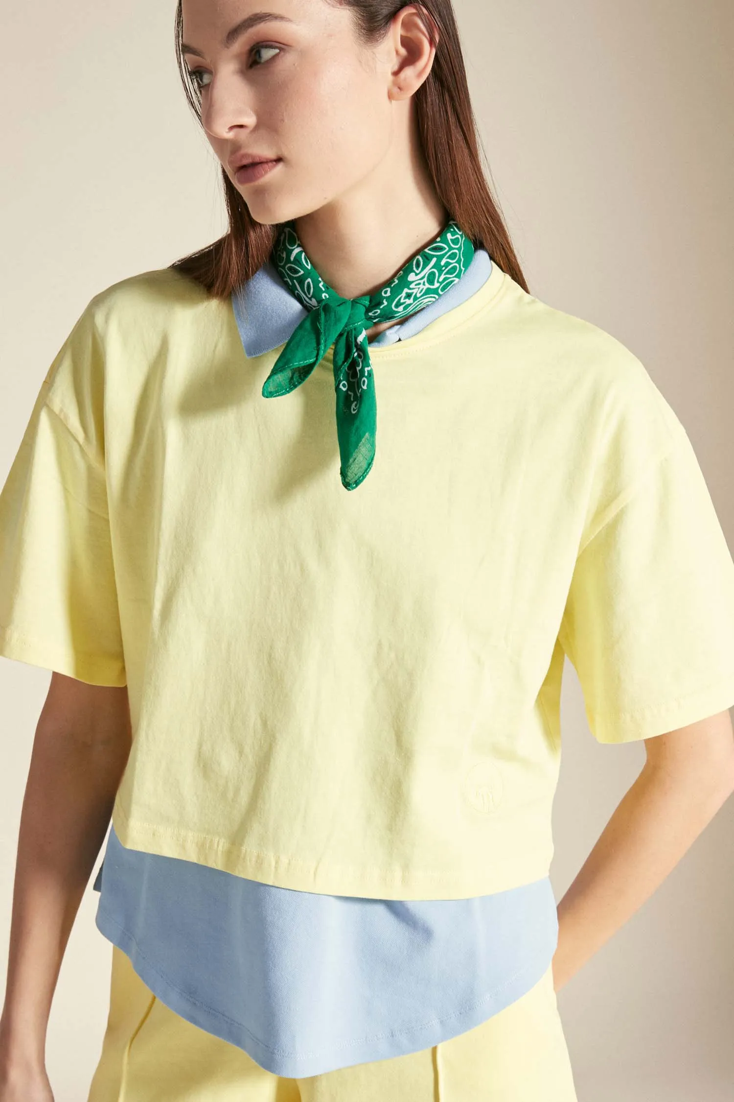 MIRAM –  Crop t-shirt giallo pastello in cotone