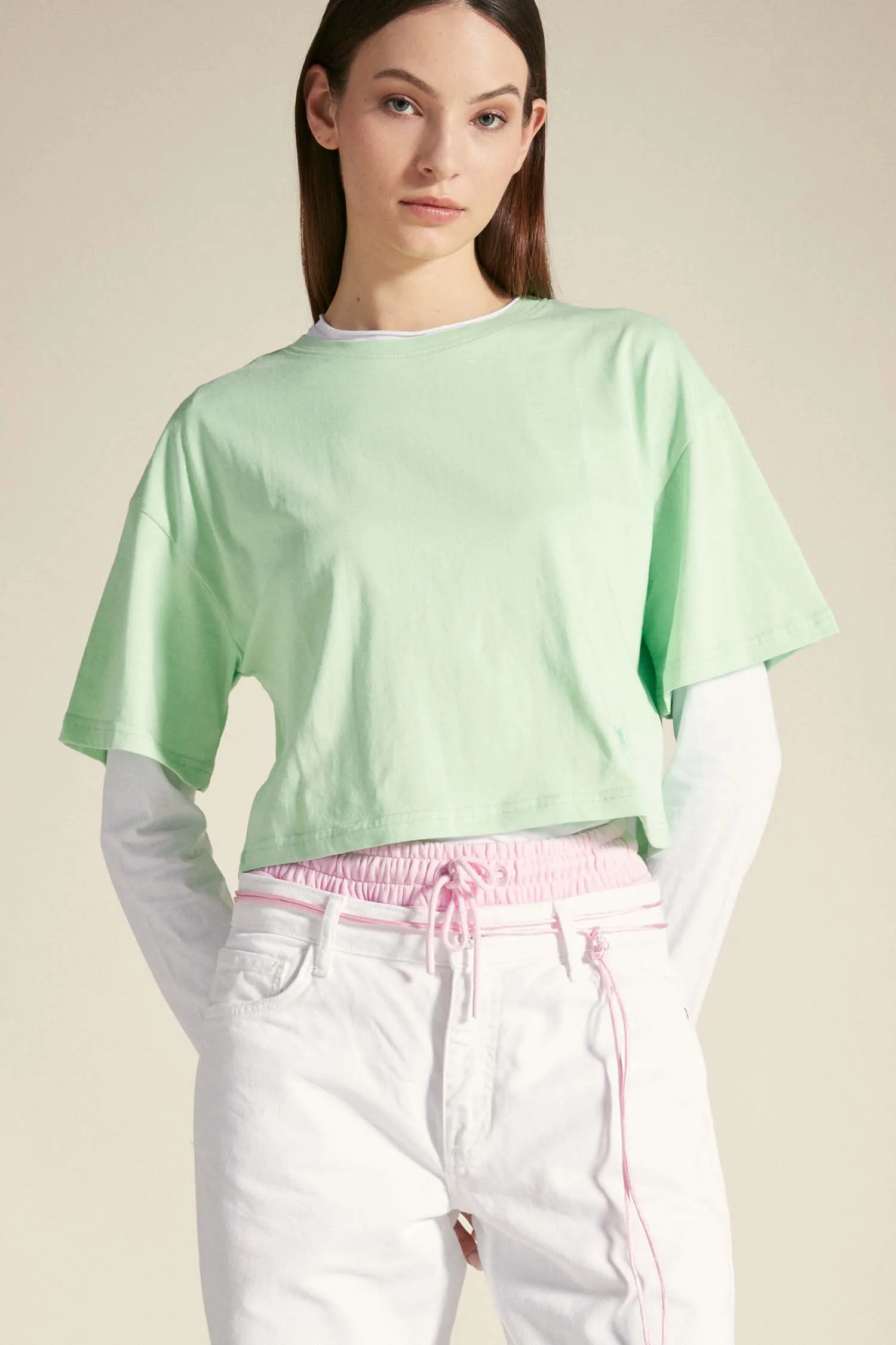 MIRAM –  Crop t-shirt verde pastello in cotone
