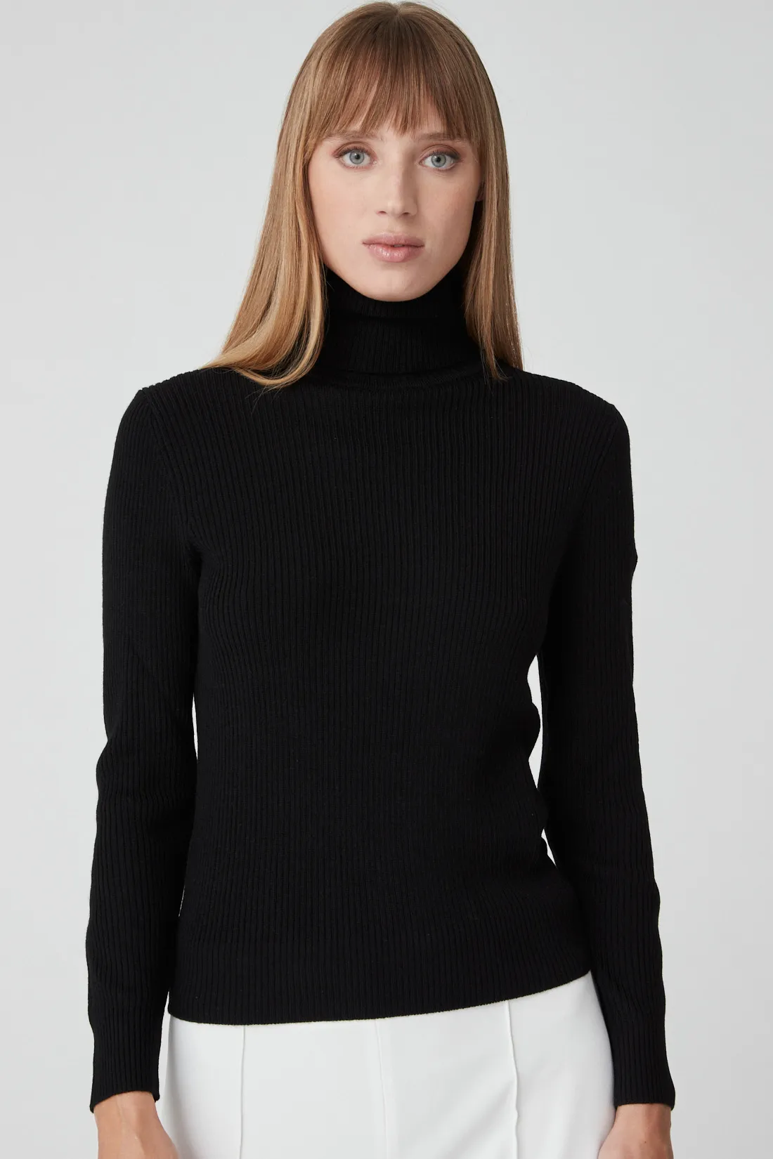 MIRY – Maglia nera a collo alto