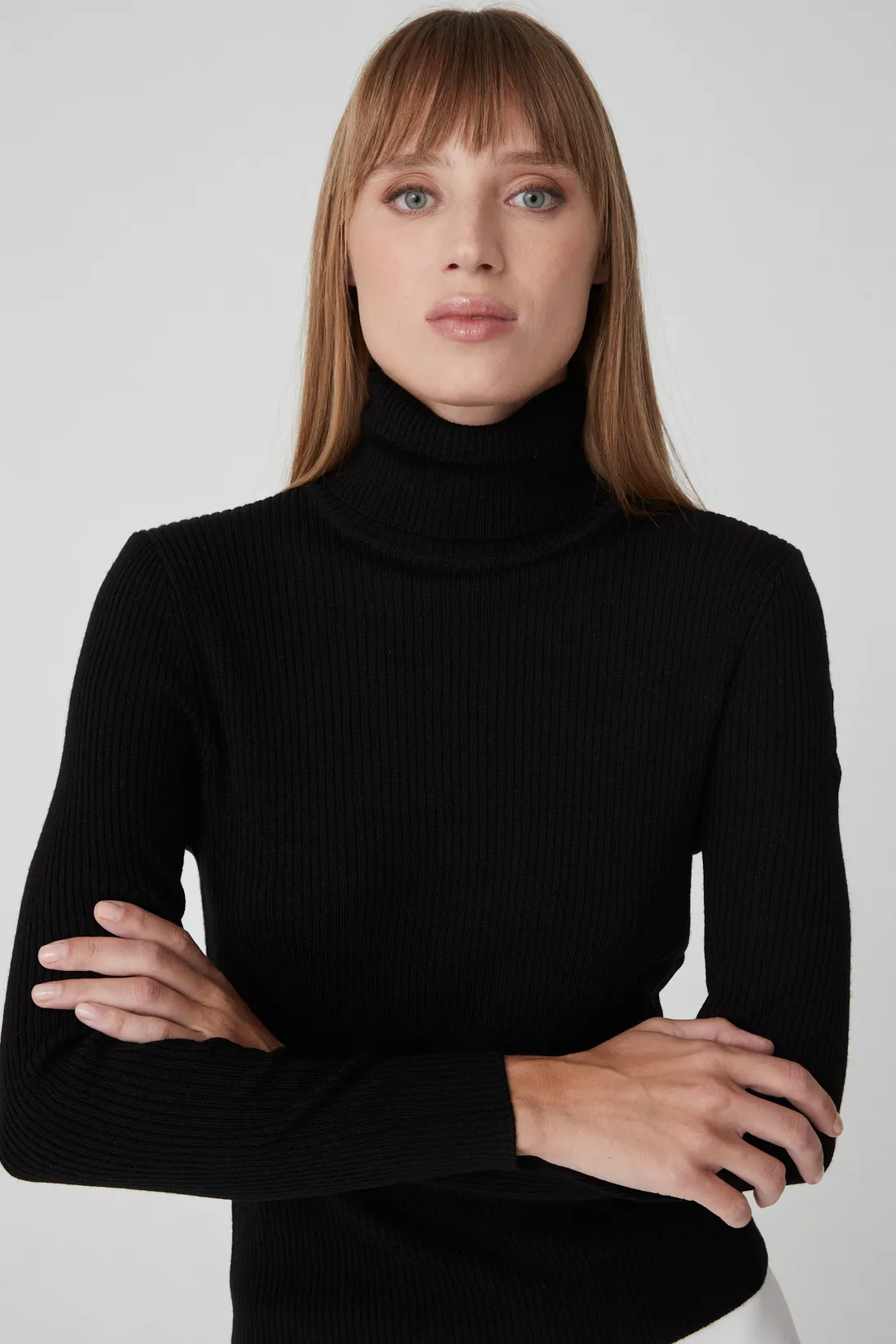 MIRY – Maglia nera a collo alto