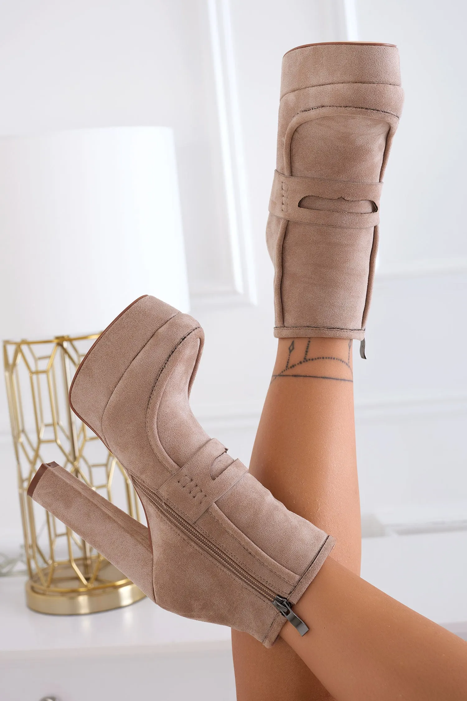 NOEMI - Tronchetti beige Alexoo con tacco alto