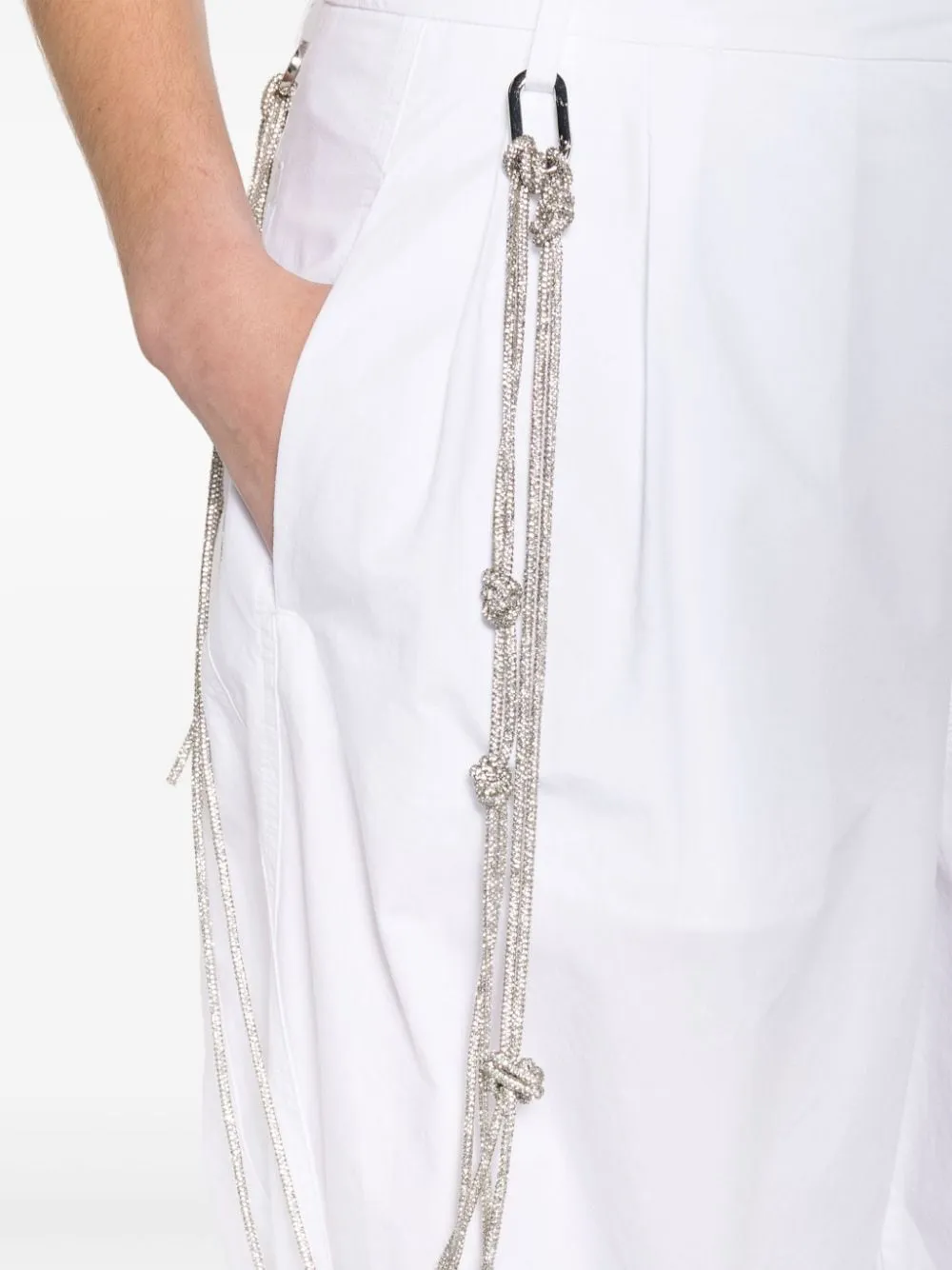Pantaloni a gamba larga con catena di cristalli in bianco - donna