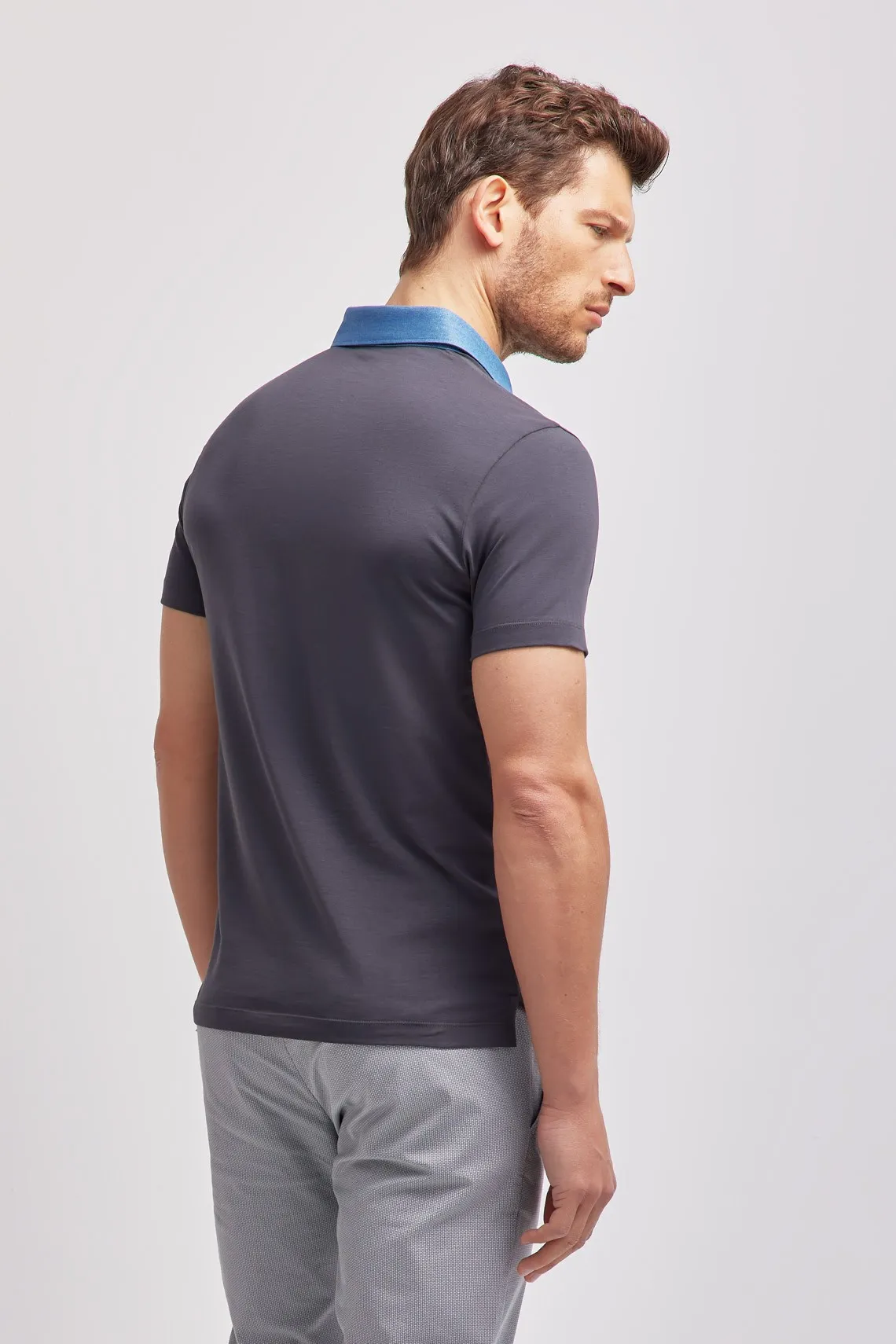 POLO CON COLLO CAMICIA IN CONTRASTO