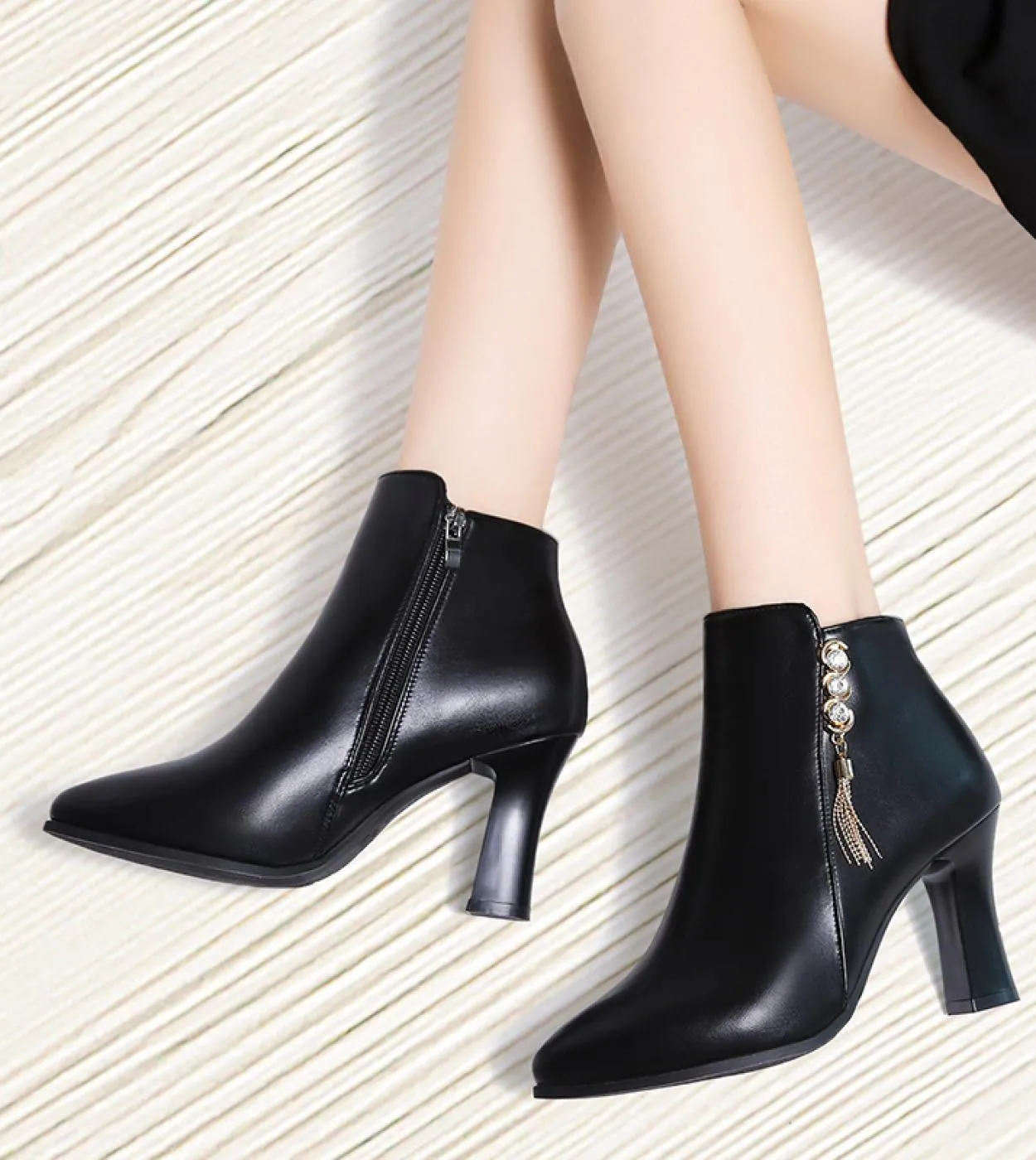 Stivaletti neri Scarpe con frange Stivali con frange Stile Stivali neri Frange Donna Stivali da donna